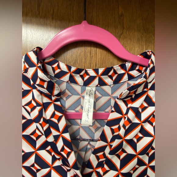 Beautiful top! Just too big for me. - Picture 3 of 3